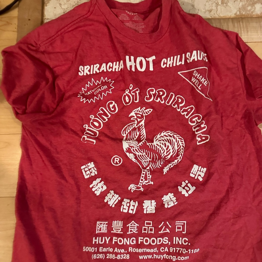 Sriracha t shirt , 90s